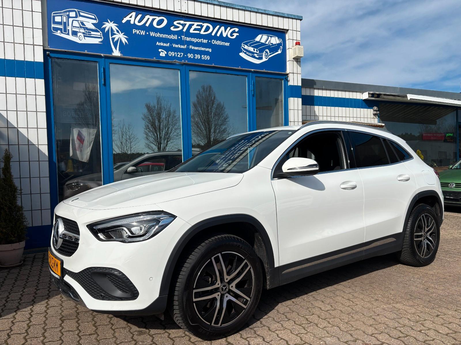Mercedes-Benz GLA 200 Progressive 1.Hand WENIG KM Leder LED