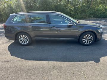 Volkswagen Passat Variant - 2