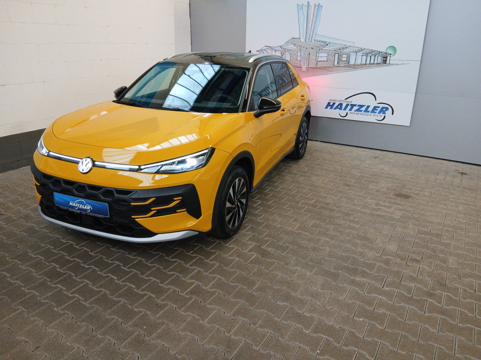 Fahrzeugabbildung Volkswagen T-Roc Style 1.5 eTSI DSG +AHK+Keyless +Easy-Open
