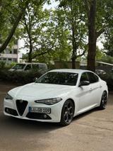 Alfa Romeo Giulia 2.2 Diesel 16V 110 kW Giulia - Alfa Romeo Gebrauchtwagen in Mannheim