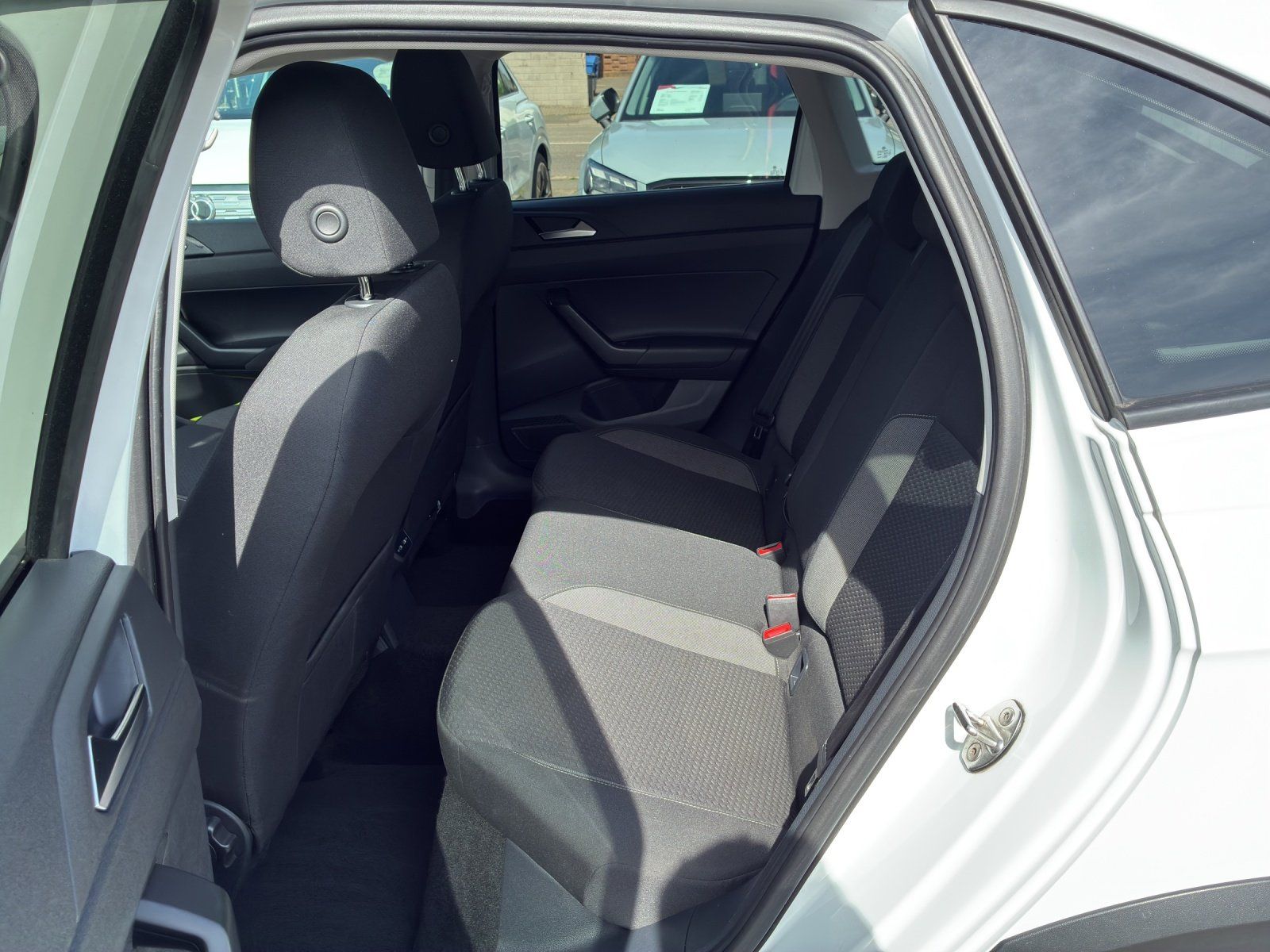 Fahrzeugabbildung Volkswagen Taigo 1.0 TSI Life Kamera,LED,Navi,PDC,SHZ,LM
