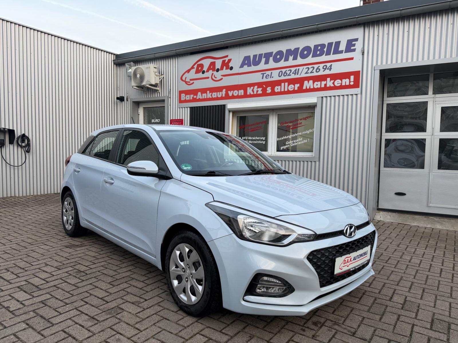 Hyundai i20 Style 1.Hand+48TKM+R.Kam+Bhz.Lenkr+Spurhalte