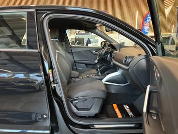 Audi Q2 30 TFSI sport *NAVI*TEMPOMAT*PDC*LED*SZHZ*