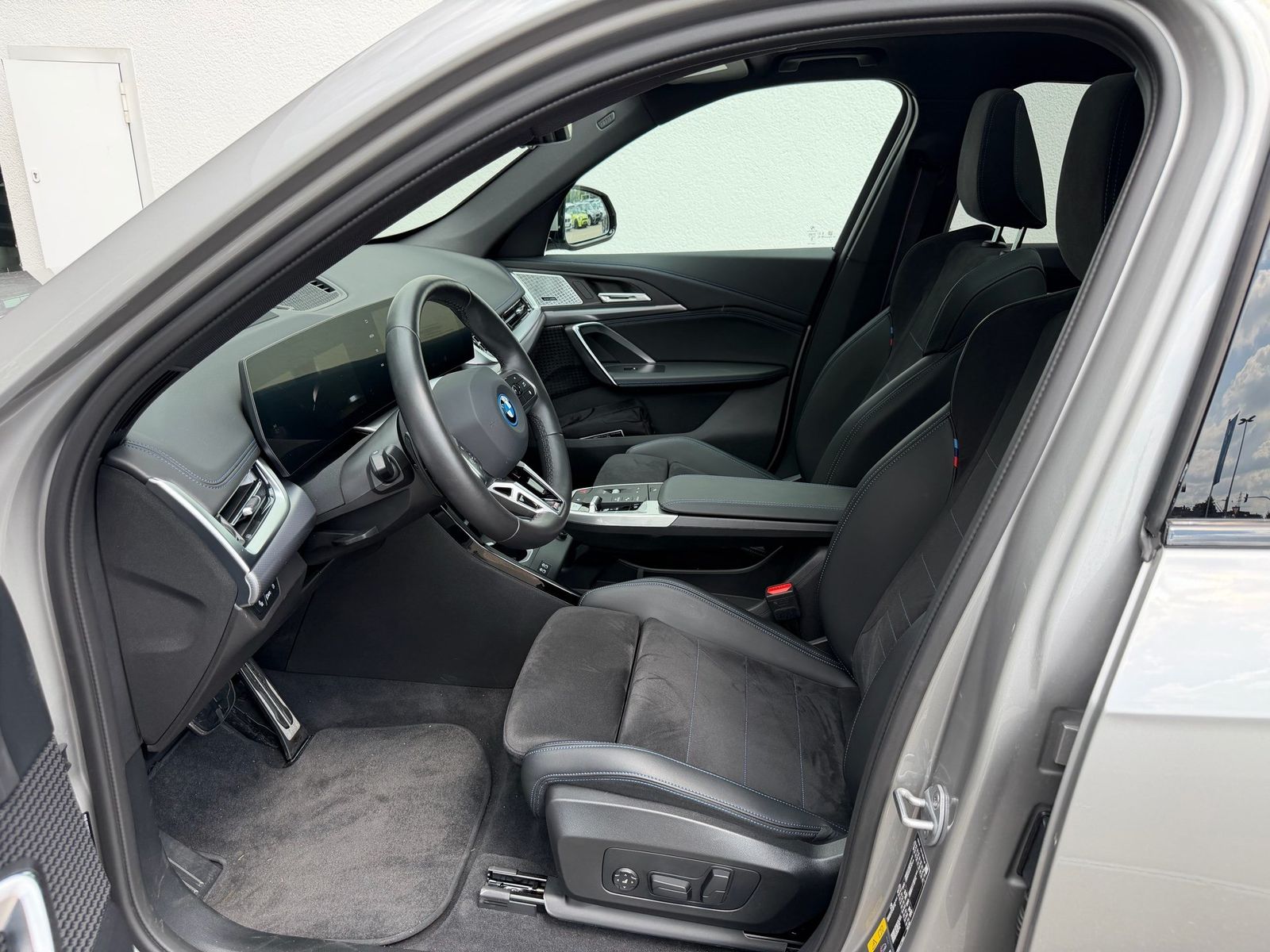 BMW iX1 - Bild 12