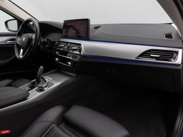 Fahrzeugabbildung BMW 530d Luxury Line Kamera DAB HiFi Stop&Go Alarm