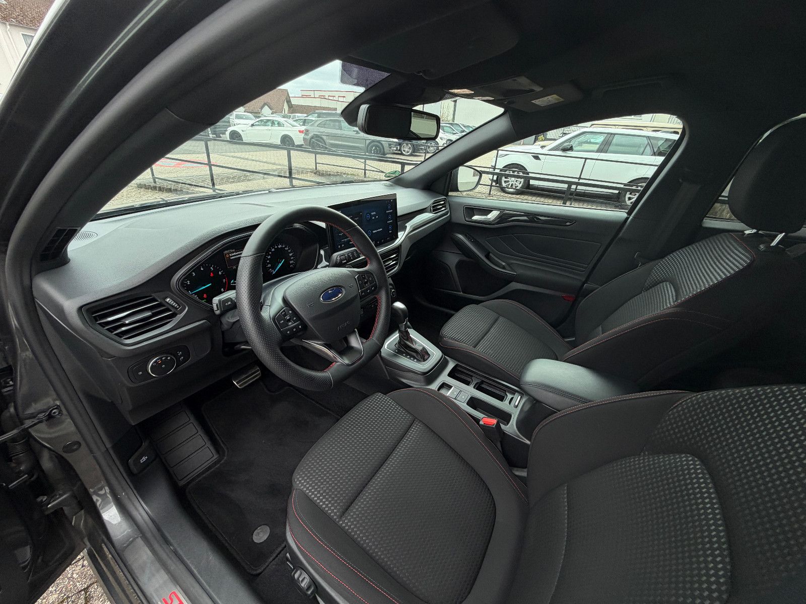 Fahrzeugabbildung Ford Focus /ST-LINE/AUTOMATIK/KAMERA/NAVI/SHZ/ACC