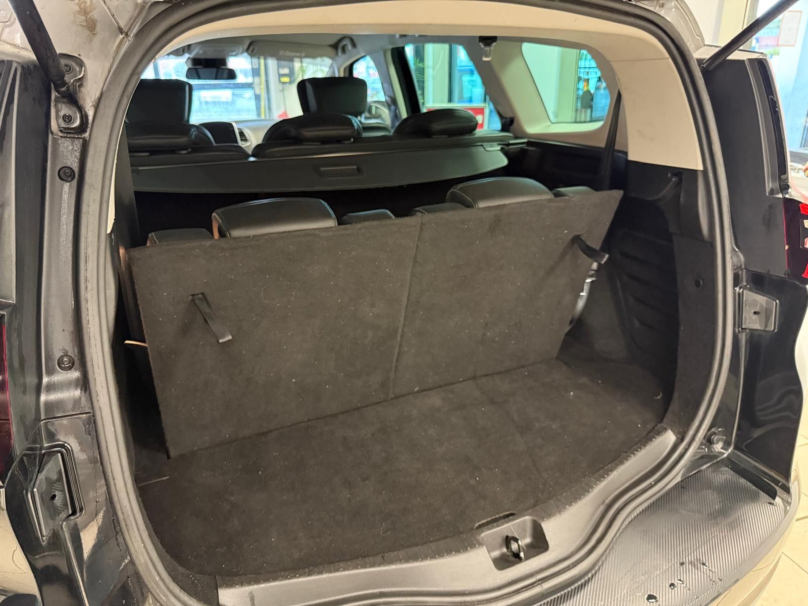 Fahrzeugabbildung Renault Scenic ENERGY dCi 160 EDC Bose Edition/ 7.SITZER
