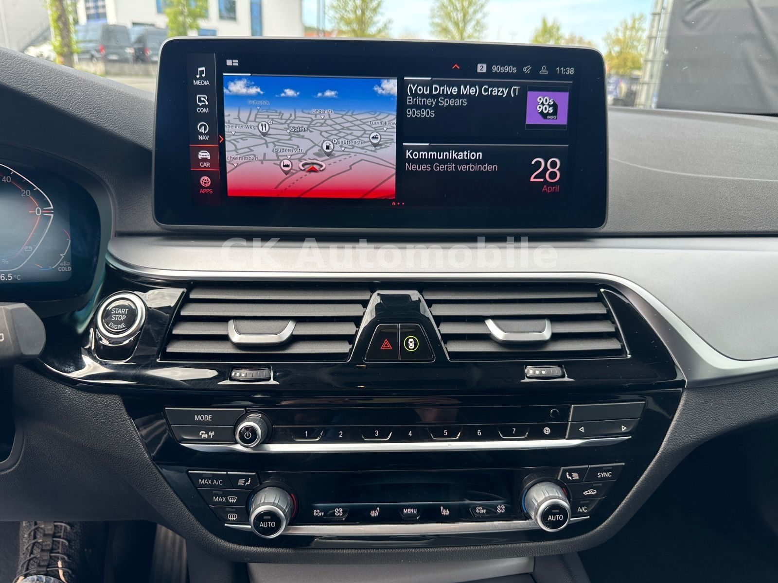 Fahrzeugabbildung BMW 520d Touring/Navi/Leder/Head-Up/Kamera/LED/ACC