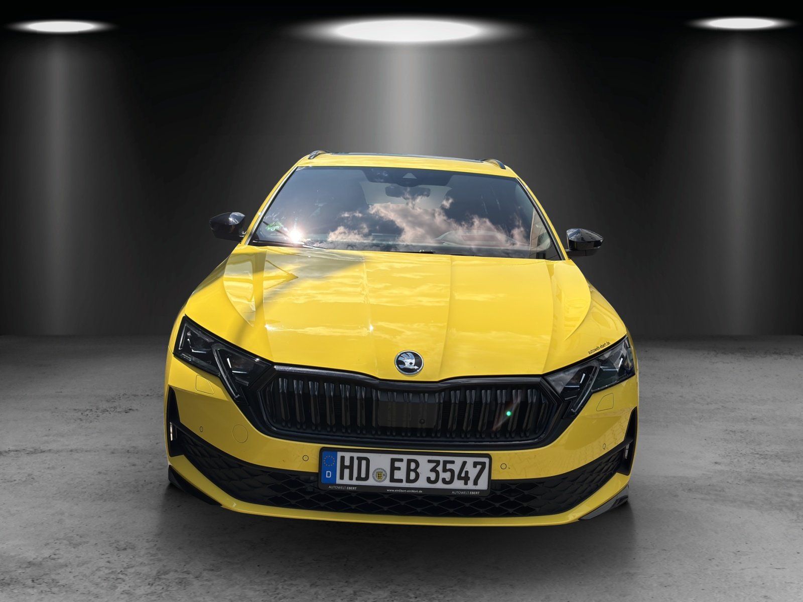 Fahrzeugabbildung SKODA Octavia Combi Sportline 2,0 TDI 110 kW DSG