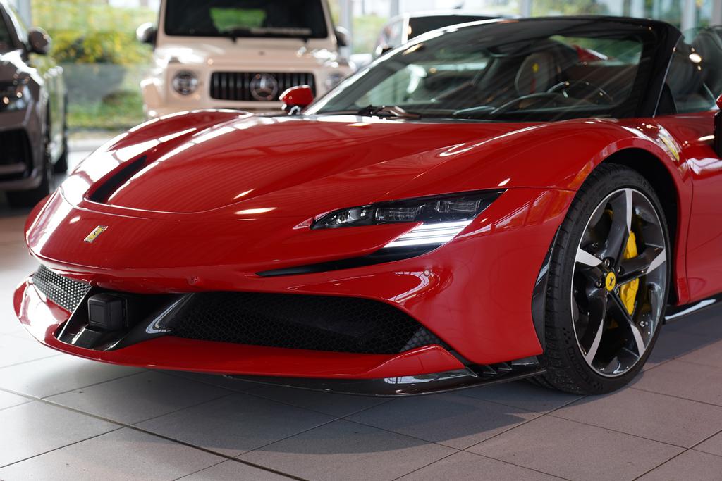 Ferrari SF90