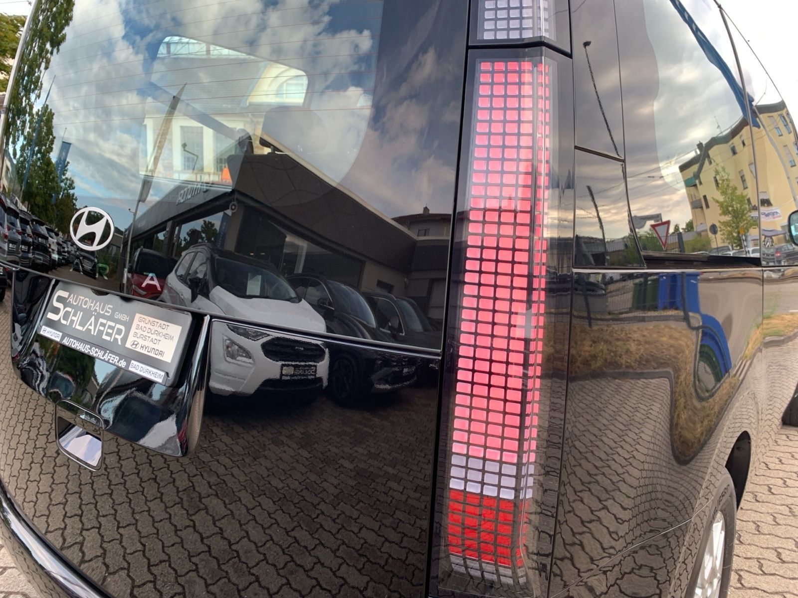 Fahrzeugabbildung Hyundai STARIA 1.6 T-GDI Hybrid Trend 9-Sitzer Navi Allw