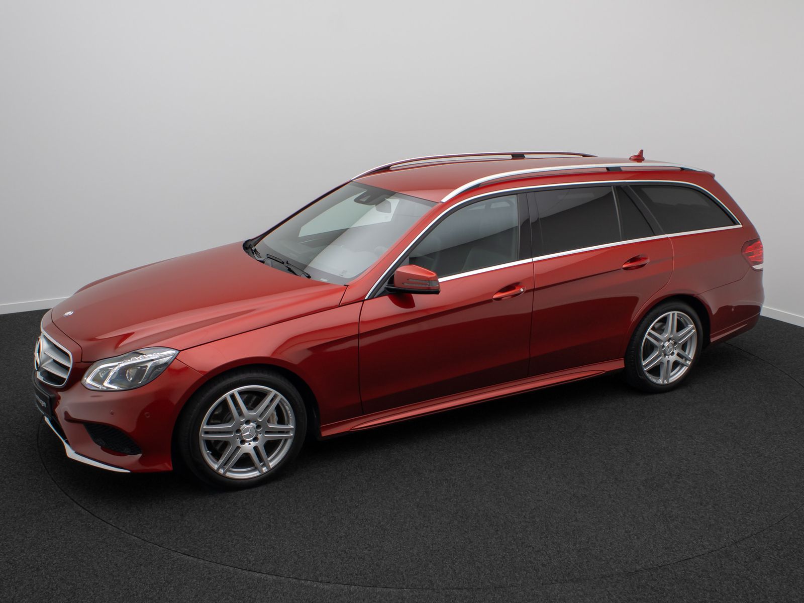 Fahrzeugabbildung Mercedes-Benz E 350 BlueTEC PDC Navi Tempomat LED Leder 18Zoll