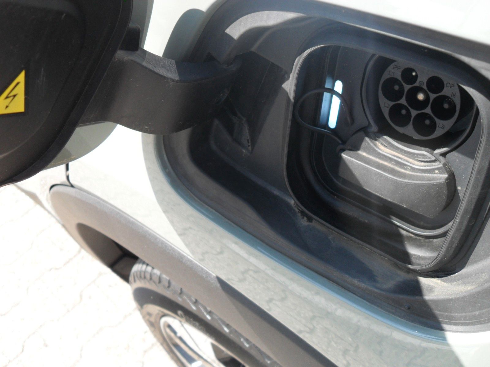 Fahrzeugabbildung Volvo XC 40 Plus Recharge Pure Electric 2WD |AHK | LED