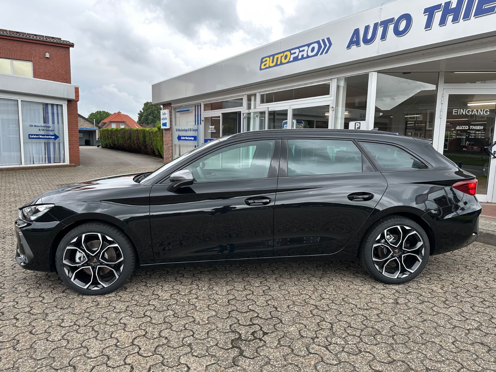 Fahrzeugabbildung CUPRA Leon ST 2.0 TDI DSG Pano/ACC/LED/CarPlay/18"