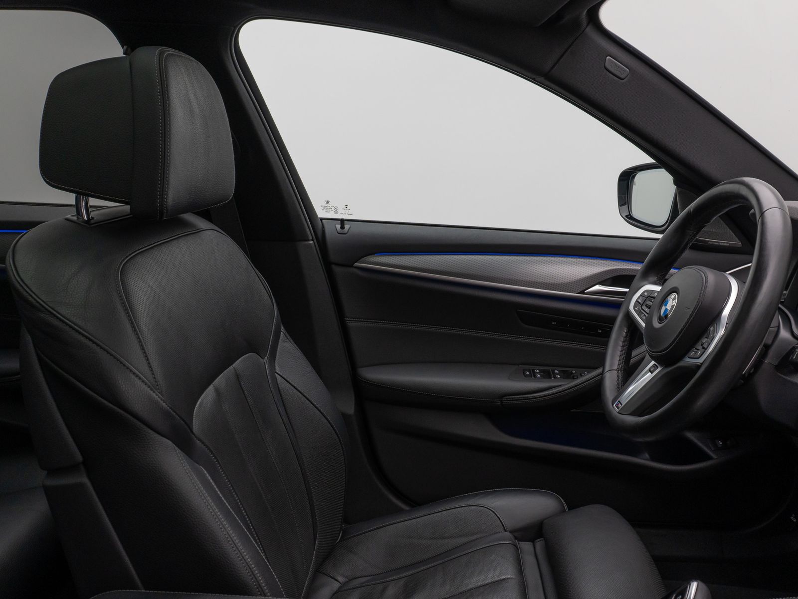 Fahrzeugabbildung BMW 540d xD M Sport Panorama 360°HUD SoftCl Massage