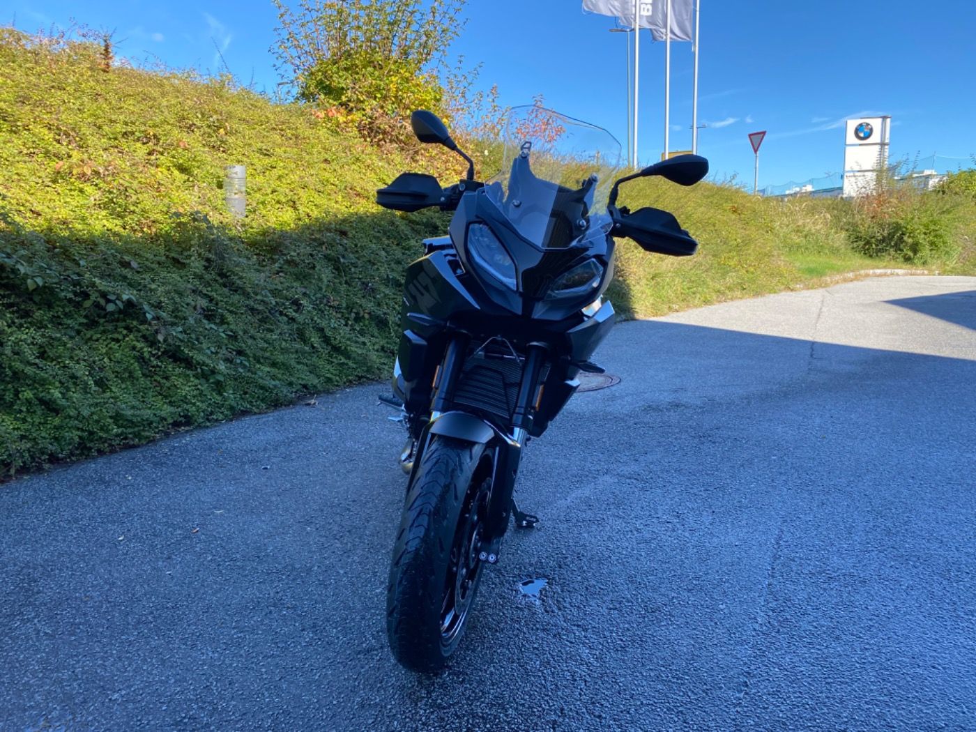 Fahrzeugabbildung BMW F 900 XR Triple Black 4 Pakete