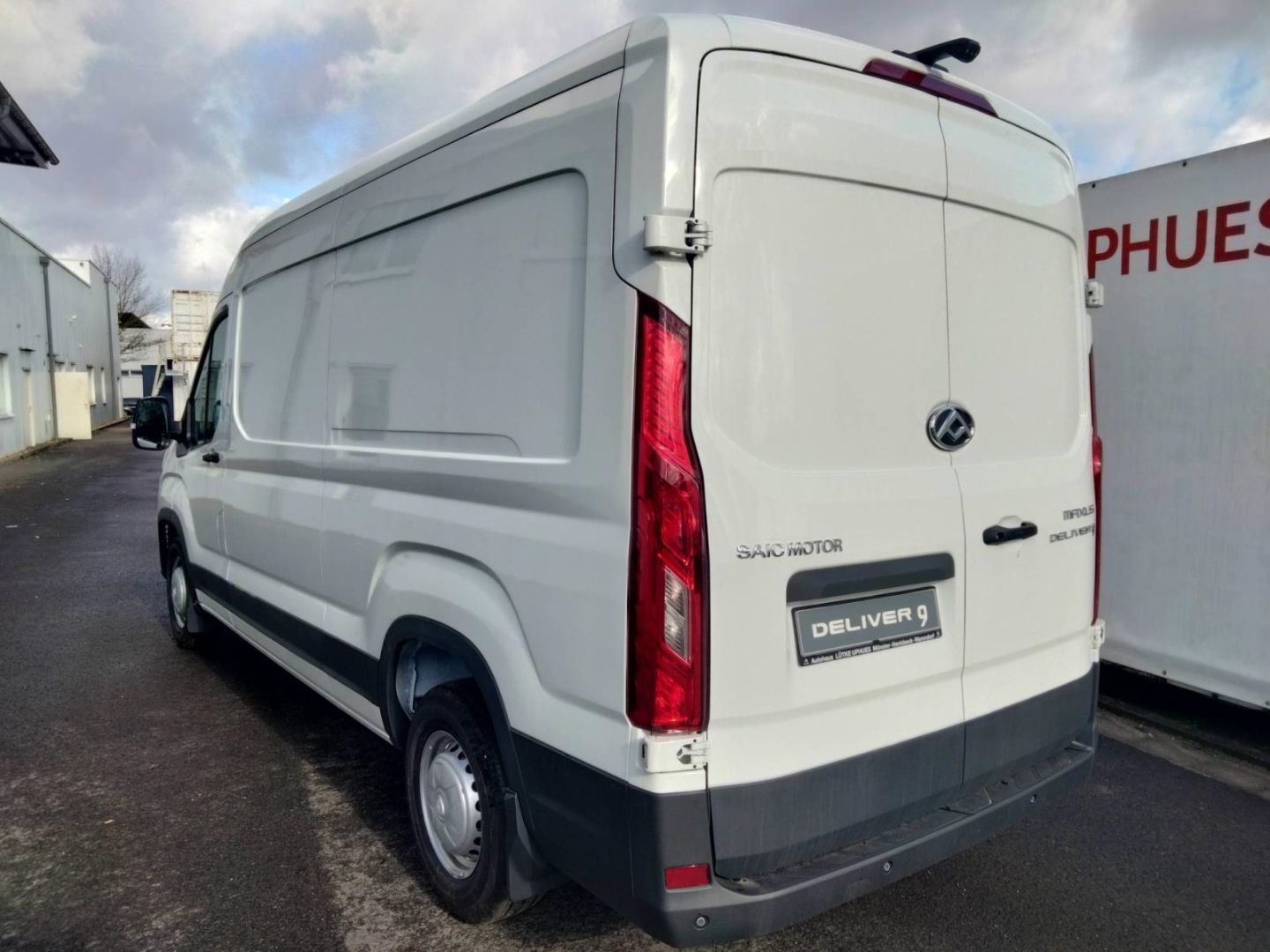Fahrzeugabbildung Maxus Deliver9 2.0 Diesel Panel Van L3H2 FWD Base