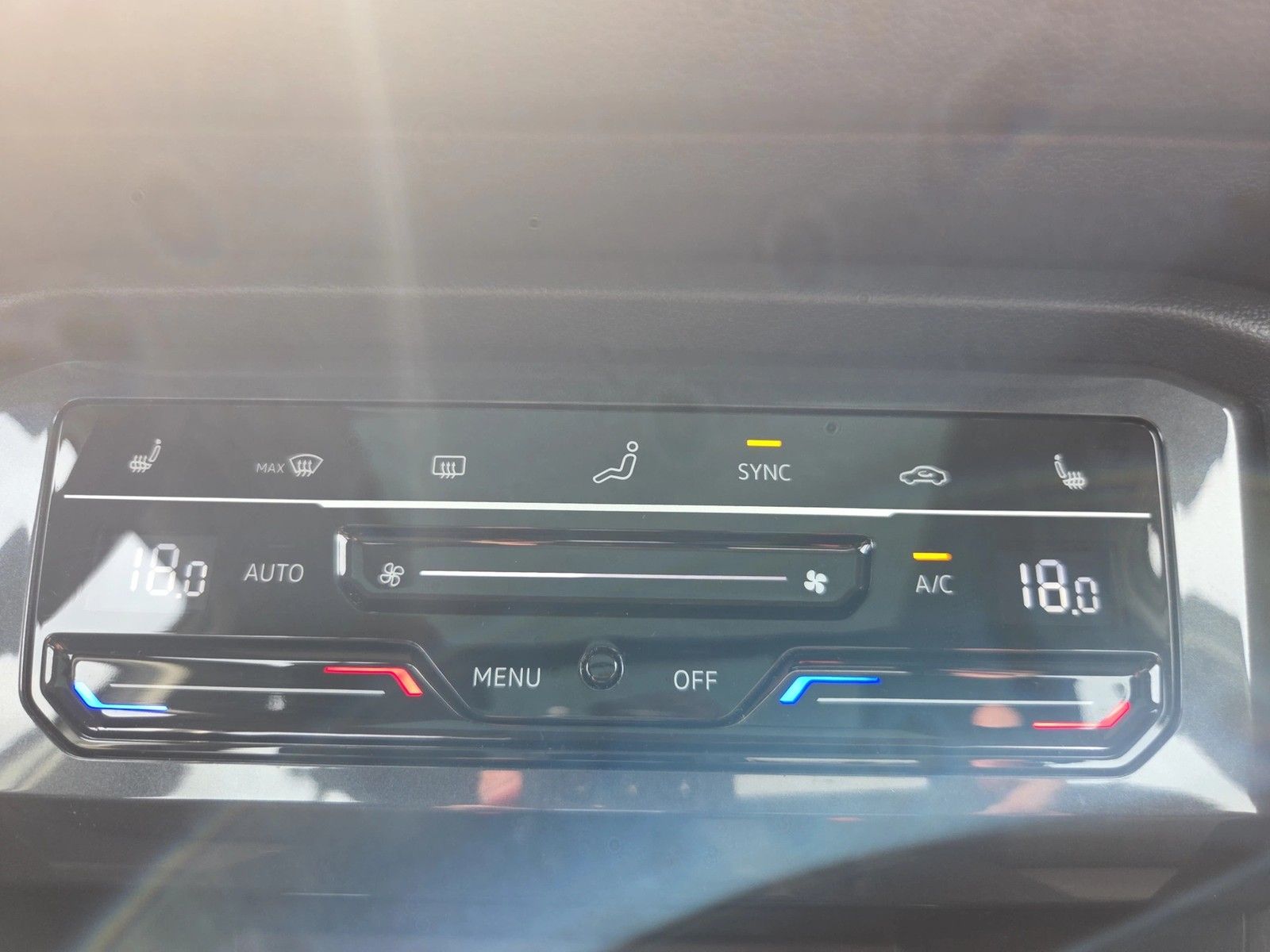 Fahrzeugabbildung Volkswagen Tiguan Allspace TSI Life DSG LED Navi ACC AHK Pa