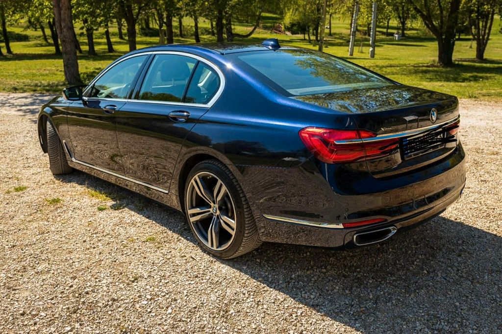 Image of BMW 740