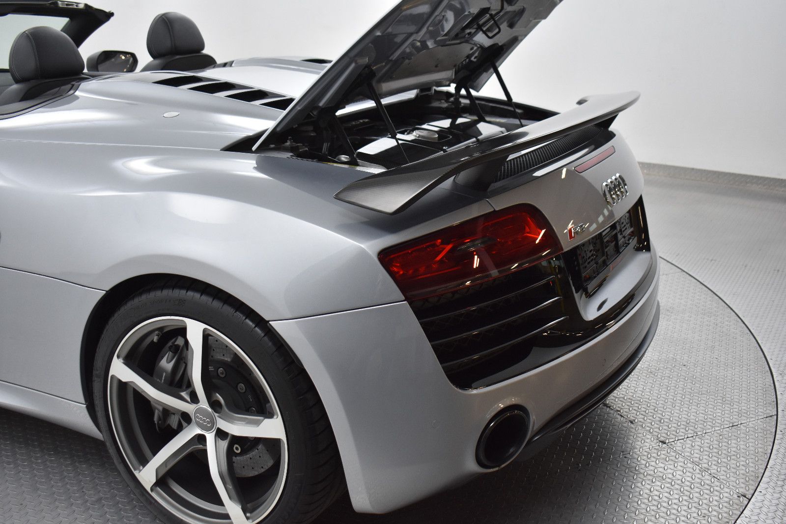AUDI R8 Spyder V10 5.2FSI quatt LMited Edition 04/30 - Image 16