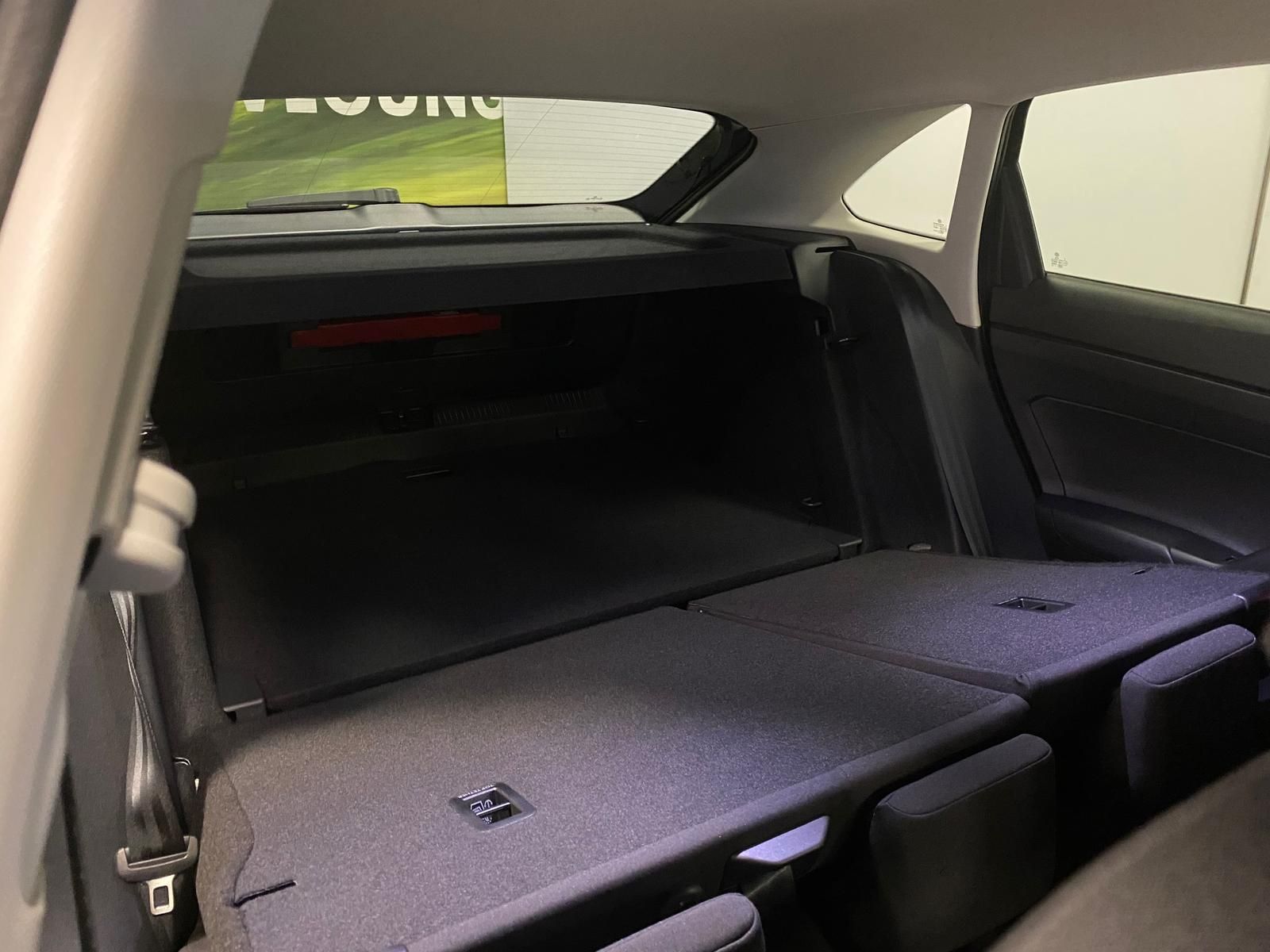 Fahrzeugabbildung Volkswagen Taigo 1.5 16V TSI ACT Life+APP+MATRIX+ALLWETTER+