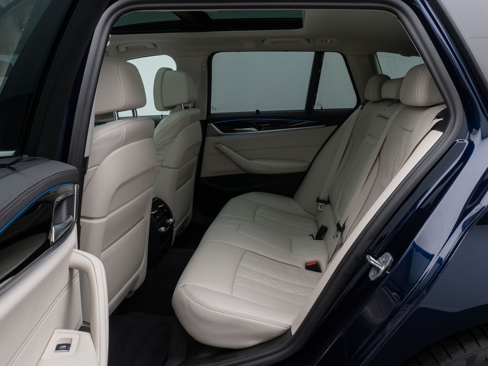 Fahrzeugabbildung BMW 530e xD  Luxury Line ACC Laser DAB Kamera Memory