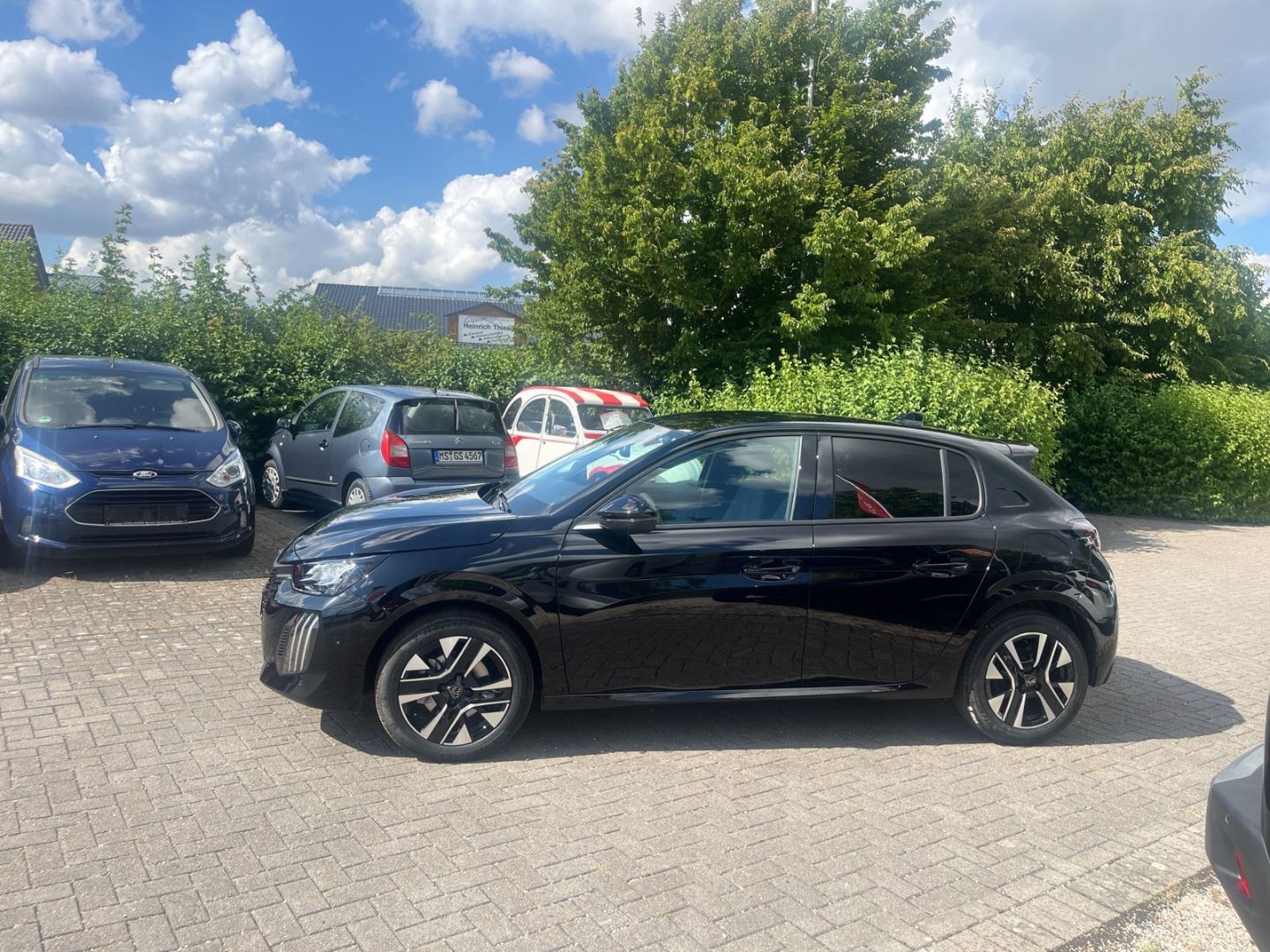 Fahrzeugabbildung Peugeot 208 Allure HYBRID 110 e-DSC6 Navi ACC CarPlay