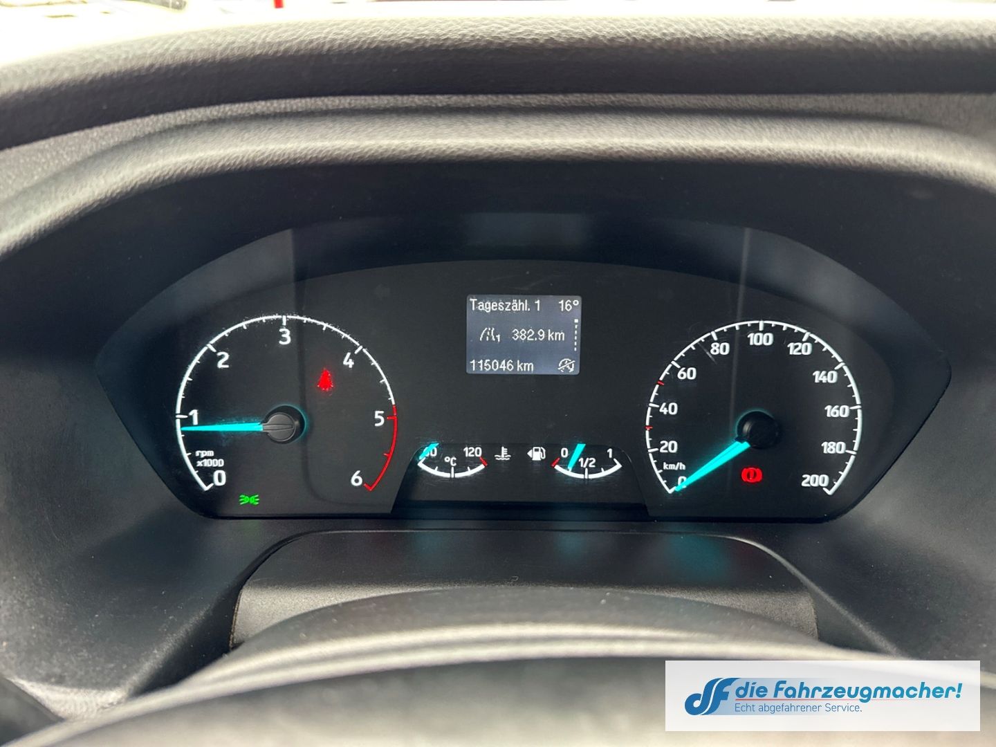 Fahrzeugabbildung Ford Transit Pritsche 350 L2 Doppelkabine  2.0 TDCi D