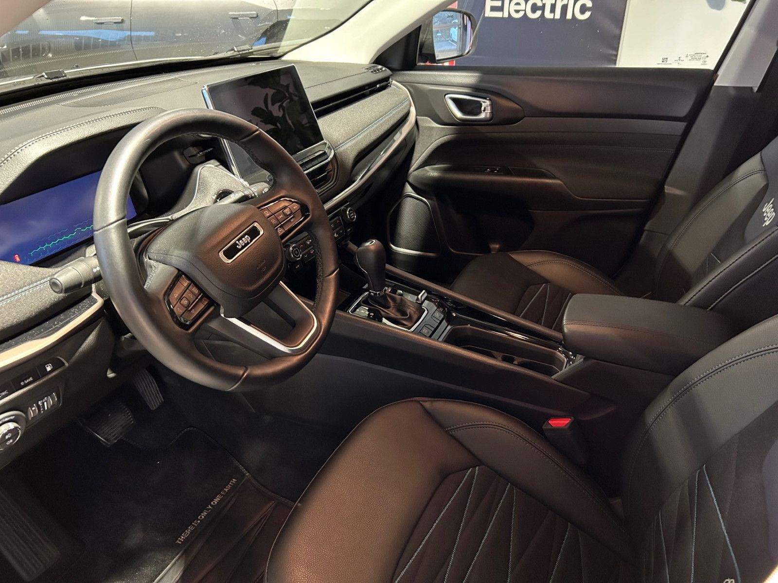 Fahrzeugabbildung Jeep Compass Upland Plug-In Hybrid 4XE