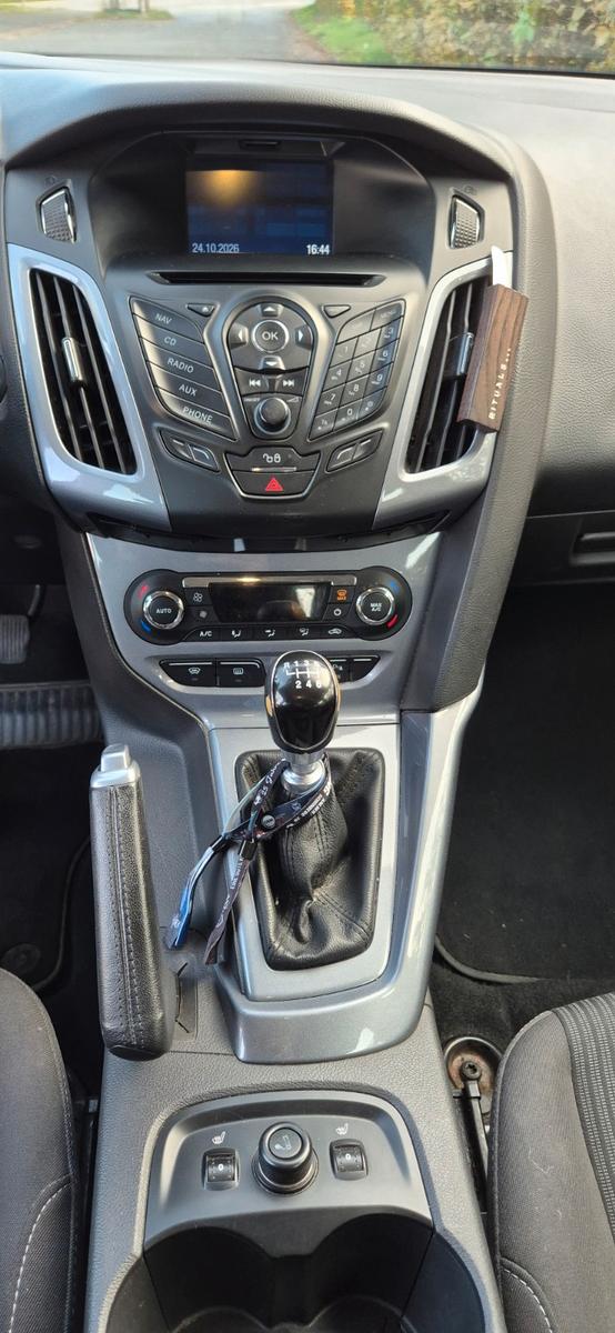 Ford Focus 2014 — photo 14