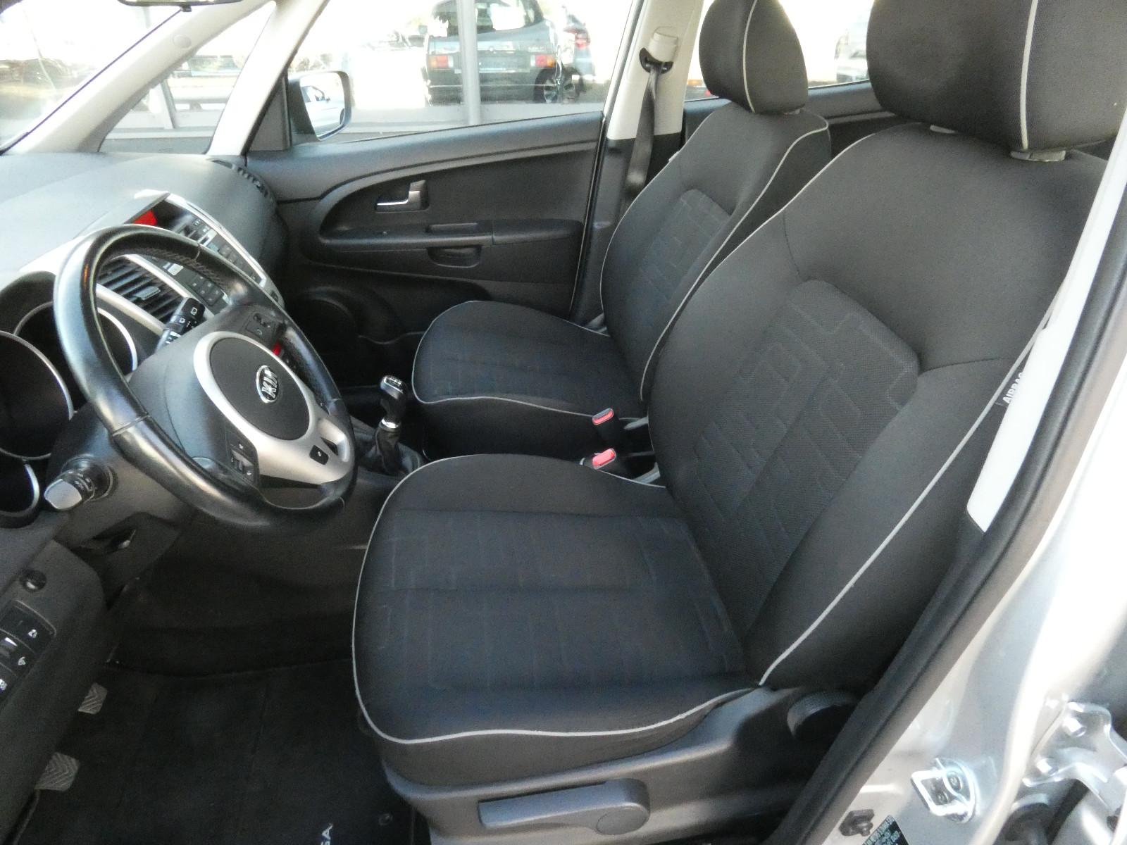 Kia Venga 2015 — photo 10