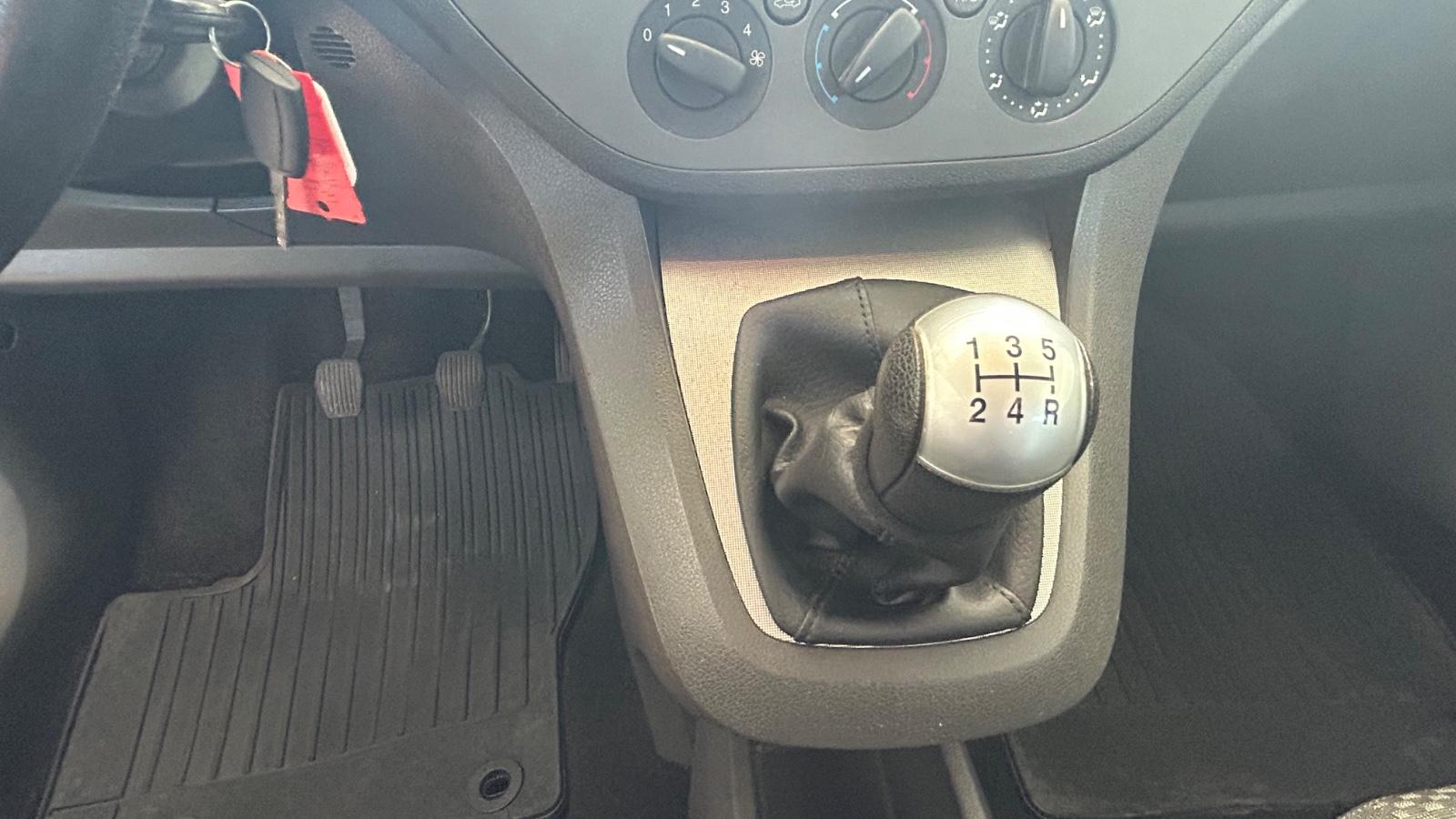 Ford Focus 2005 — photo 9