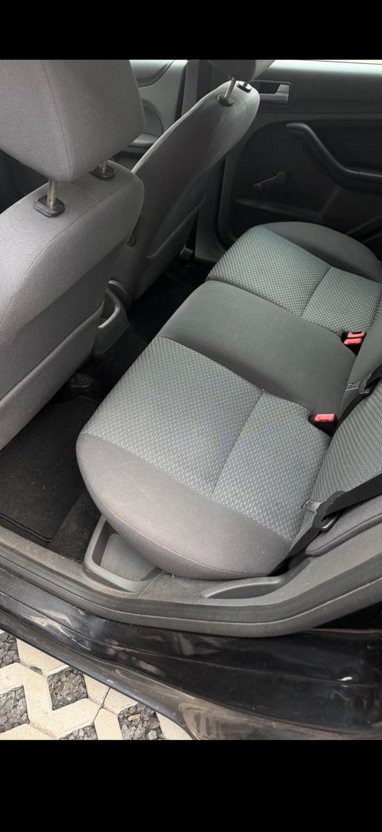 Ford Focus 2006 — photo 8