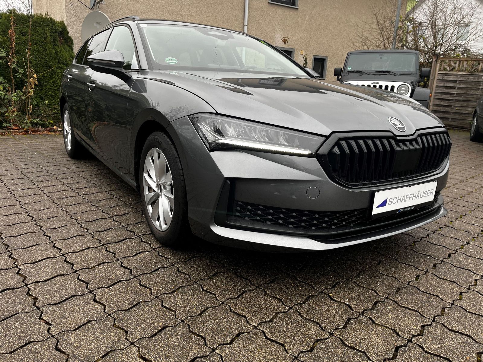 Fahrzeugabbildung SKODA Superb Combi 1.5 TSI NAV SHZ KAM PDC LED ALU DAB