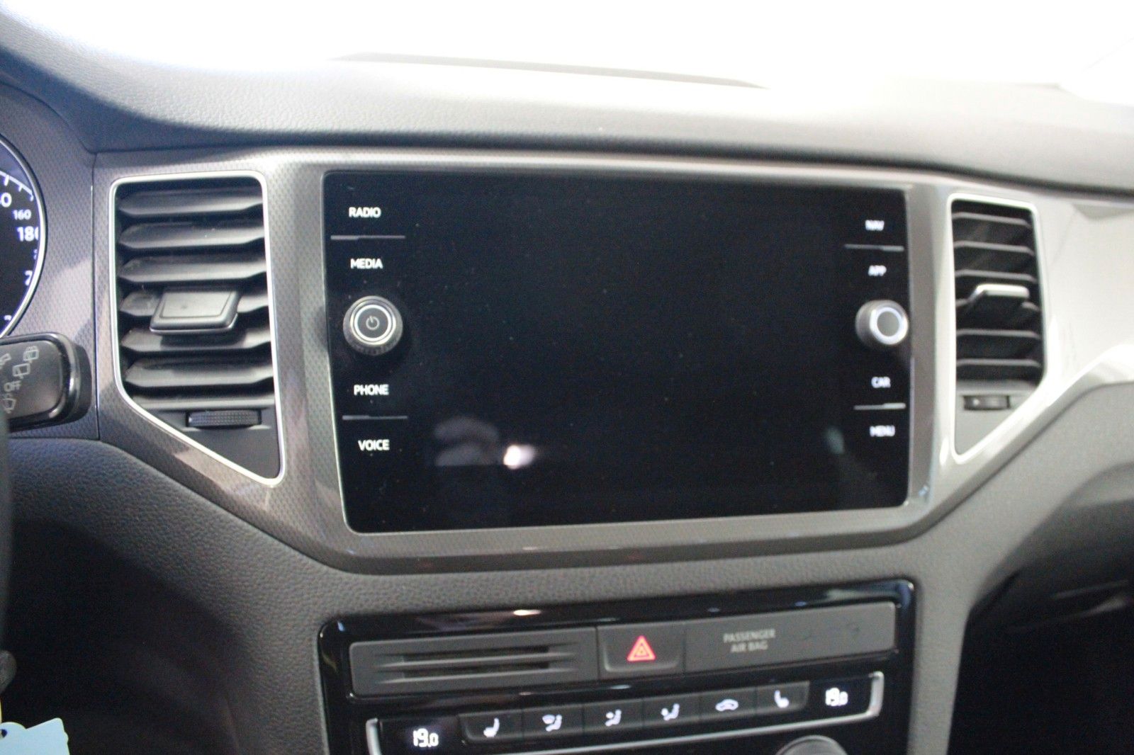 Fahrzeugabbildung Volkswagen Golf Sportsvan 1.0 TSI OPF IQ.DRIVE