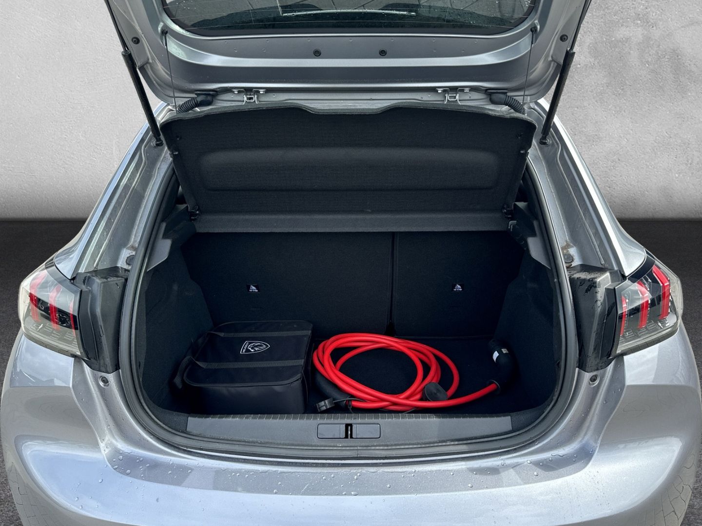 Fahrzeugabbildung Peugeot 208 e- GT Elektromotor 136 *Navi*Kamera*Sitzheiz