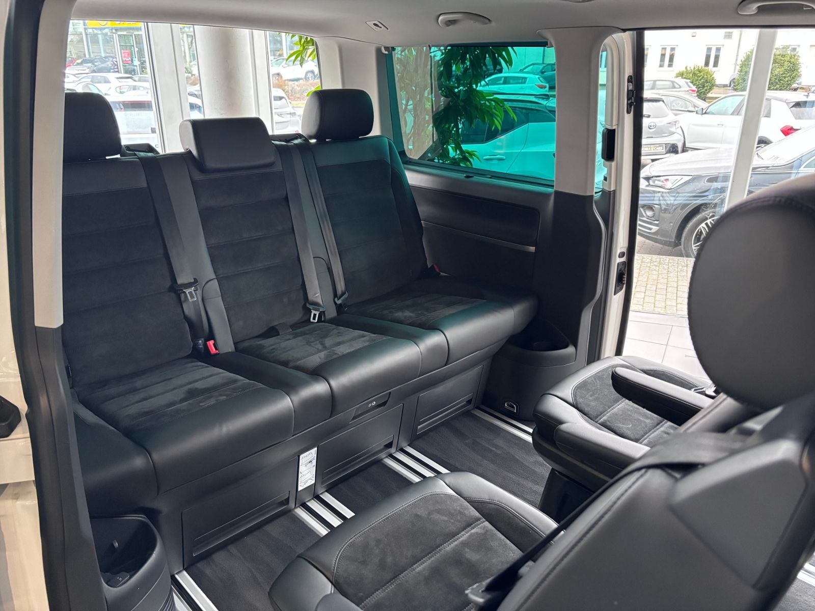 Fahrzeugabbildung Volkswagen T6 Multivan Generation Six LED NAVI STANDHZ