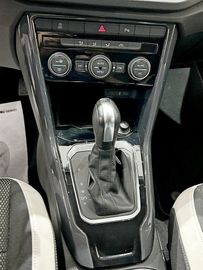 Volkswagen T-Roc - 10
