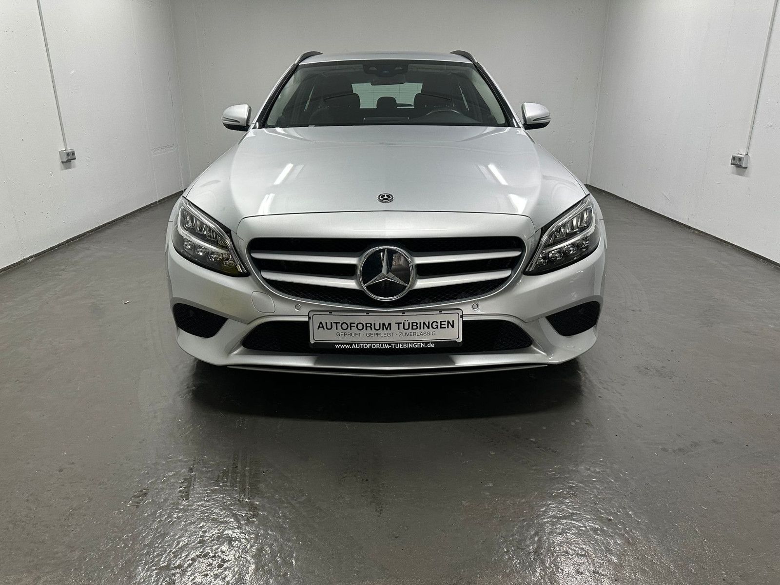 Fahrzeugabbildung Mercedes-Benz C 200 d T*DISTRO*AHK*SPUR*CARPLAY*SH*NAVI*