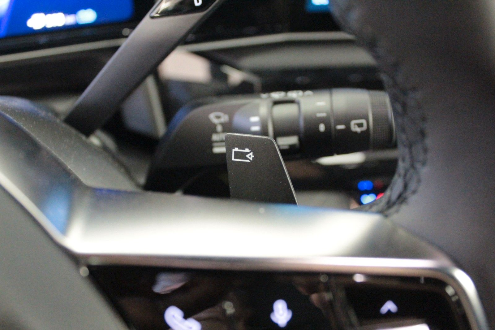 Fahrzeugabbildung Renault R 4 E-Tech 150 Comfort Range Iconic *Vollausst.*