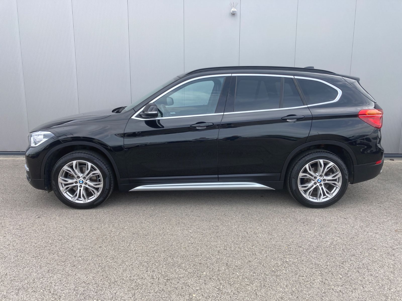 BMW X1 xDrive18d xLine *HiFi*Sportsitz*Navi*