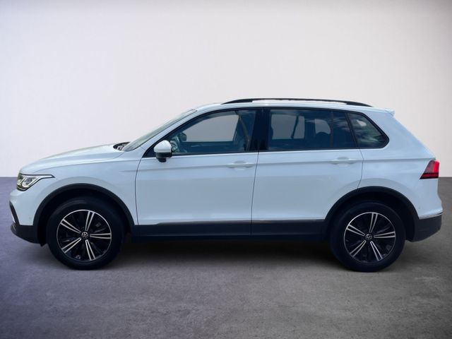 Tiguan 2.0 TDI LIFE MATRIX LED+PANO+360°+STHZ+AH