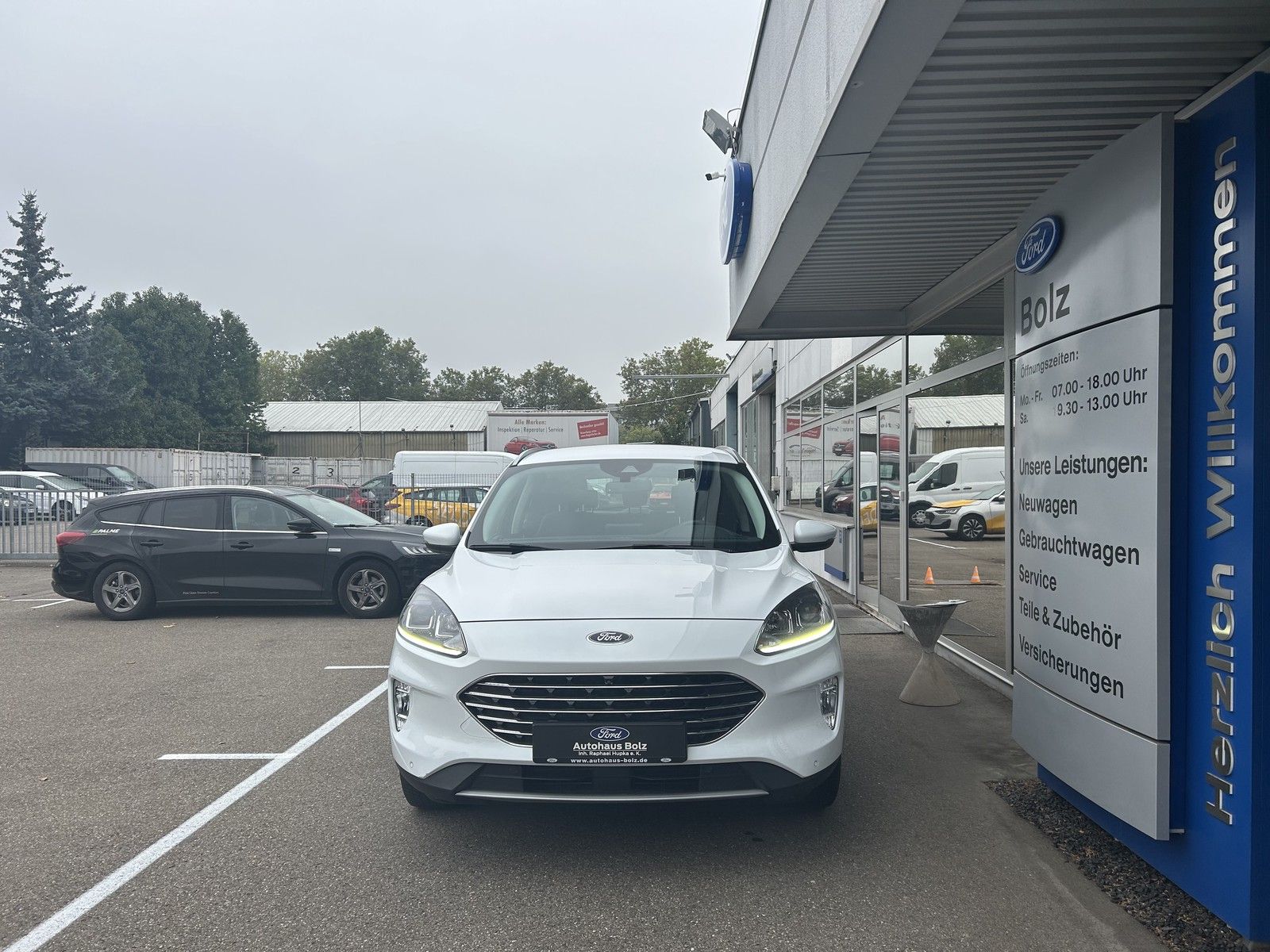 Ford Kuga Plug-In Hybrid Titanium - Fahrer Assist. Pa imagem 2