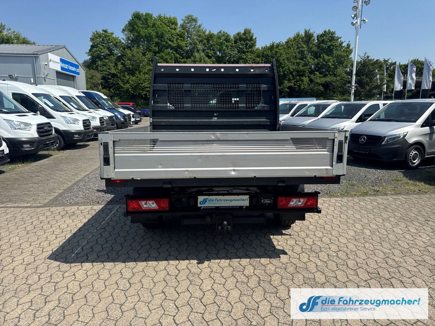 Fahrzeugabbildung Ford Transit Pritsche 310 L2 Doppelkabine AHK Tel.-Vo