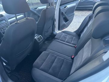 Volkswagen Golf - 11