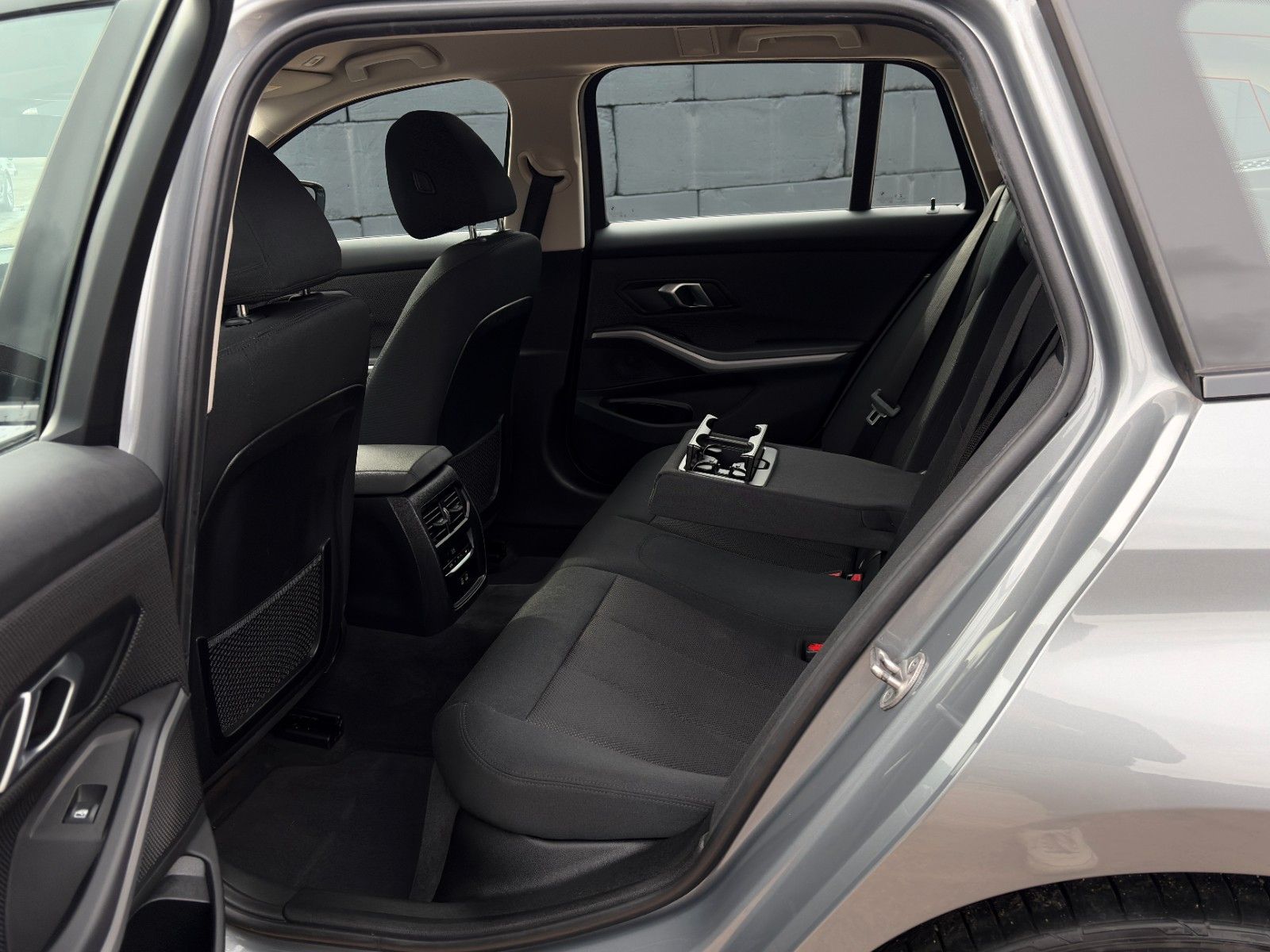 Fahrzeugabbildung BMW 330e Touring ACC HuD HiFi CAM 3Z-Klima CarPlay