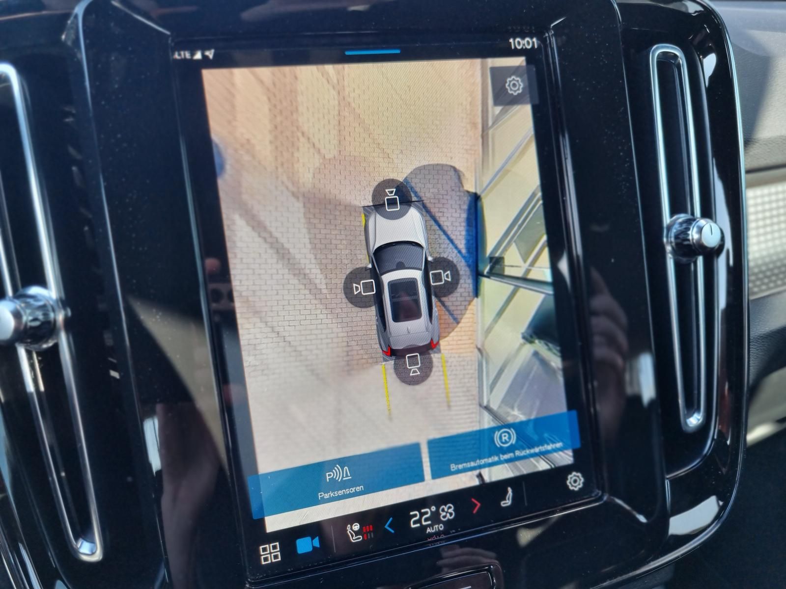 Fahrzeugabbildung Volvo XC40 B4 Benzin Plus Dark 'ACC, BLIS, 360-Cam'