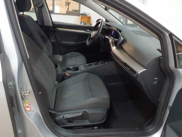 Volkswagen Golf - 8