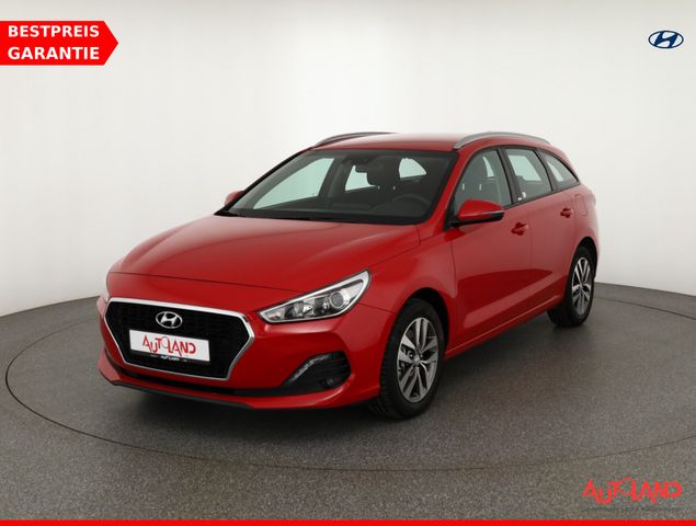 Hyundai i30 cw 1.4 Navi Kamera Sitzheizung DAB PDC