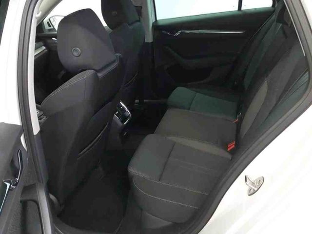 Octavia Combi 2.0 TDI DSG STYLE STDHZ+AHK+NAVI.+